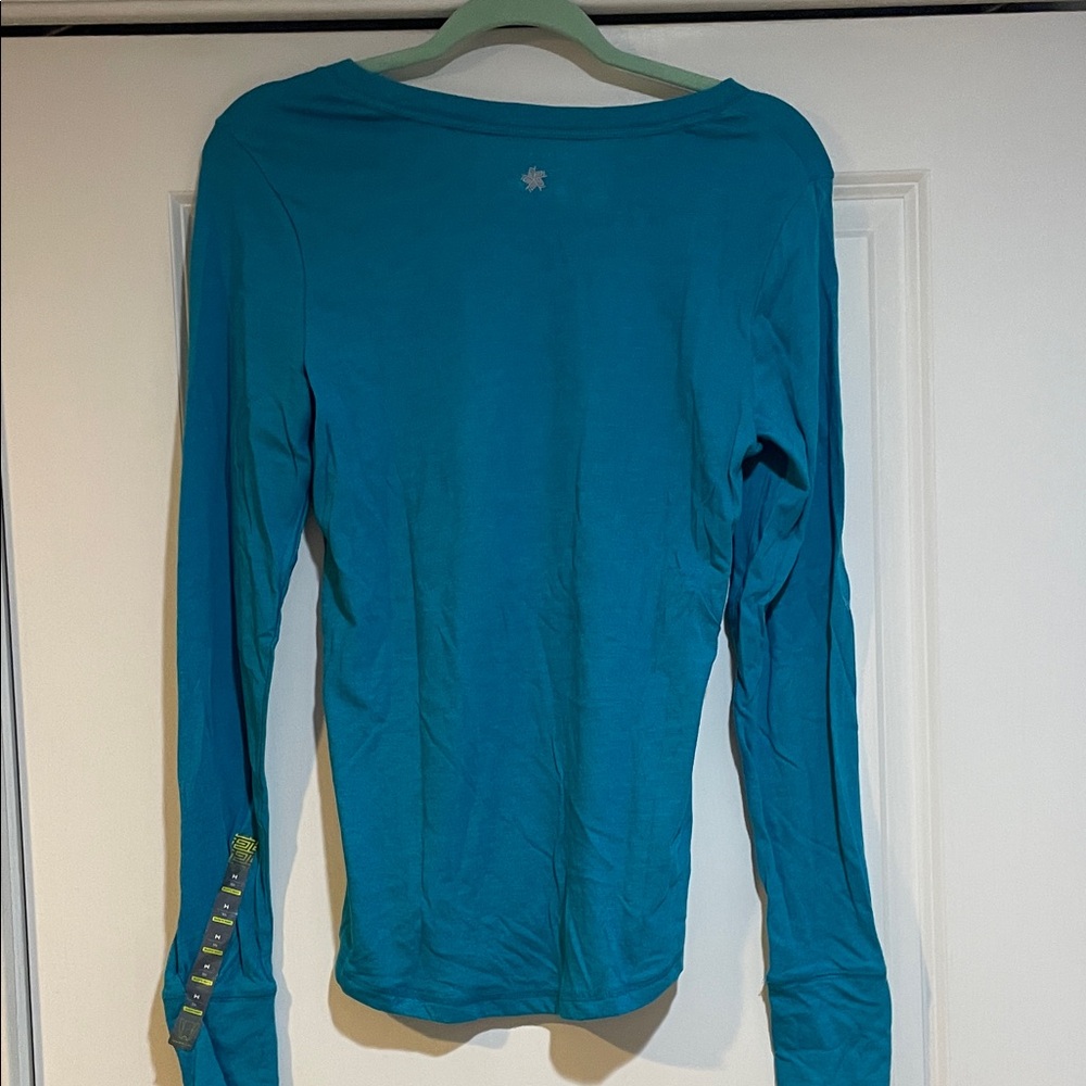 Tel Gear new Teal Long Sleeve Graphic Top medium - Picture 5 of 5